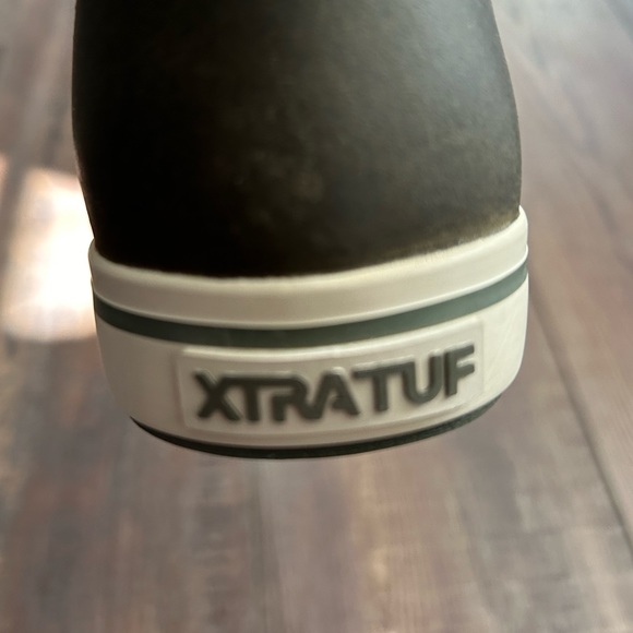 Brand new Xtratuf leather ankle deck boot - Picture 3 of 4